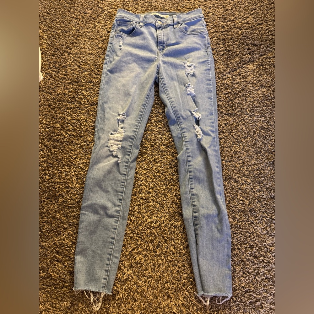 Women’s Levi Skinny Jeans